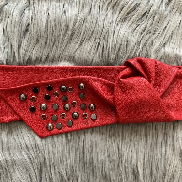 RETRO RED BELT - Picture 2 of 4
